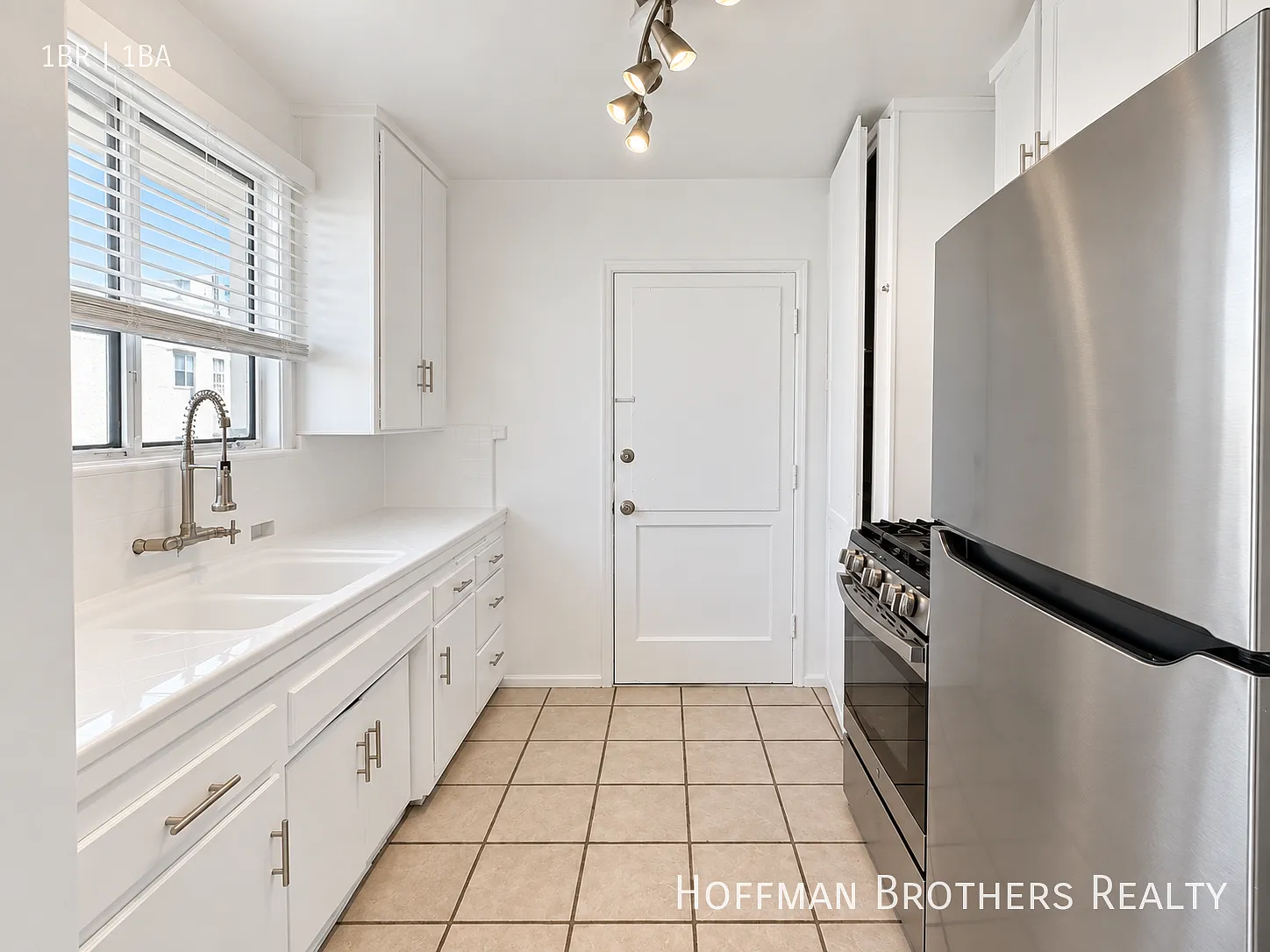 1907 1/4 N Las Palmas Ave Los Angeles, CA 90068 — Photo 2