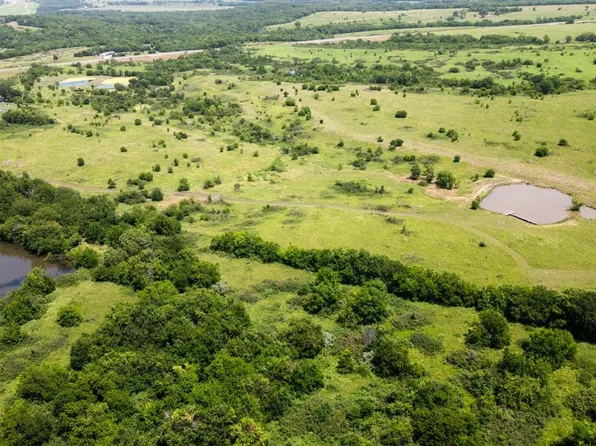 23799 S Shawnee Heights Rd, Vassar, KS 66543