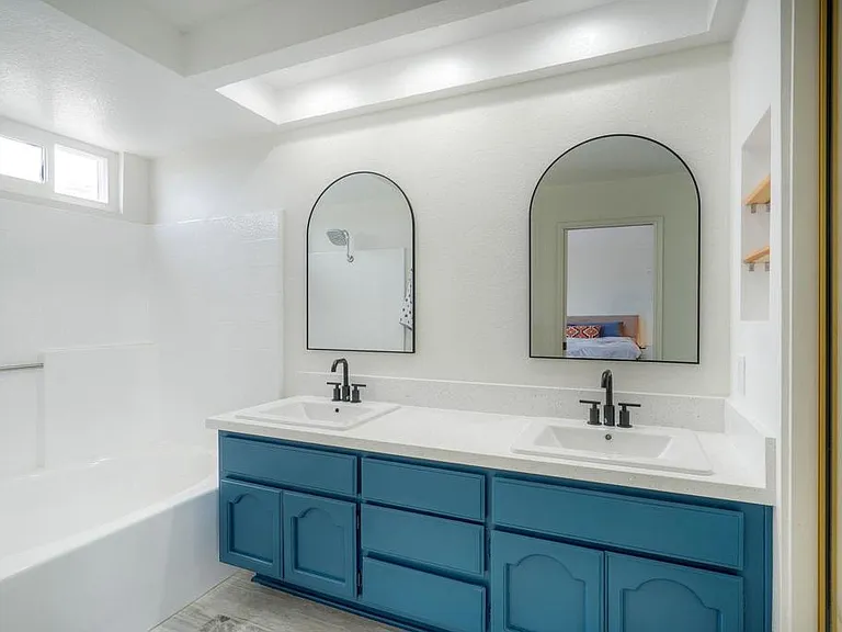 6817 Watercourse Dr — Photo 22