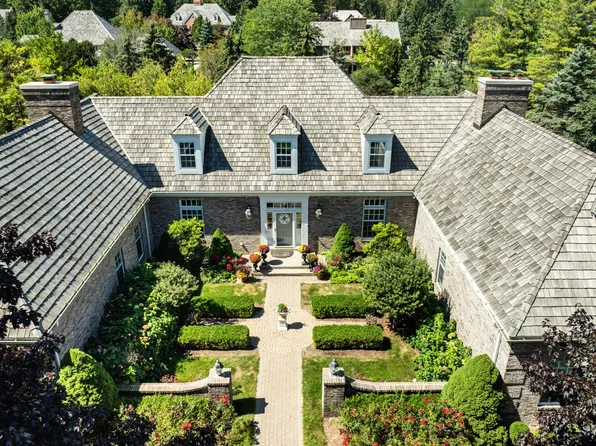 10123 North Lake Shore DRIVE, Mequon, WI 53092