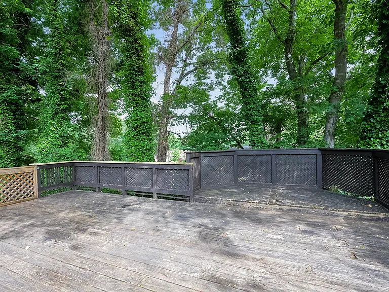 750 Paris Dr — Photo 15