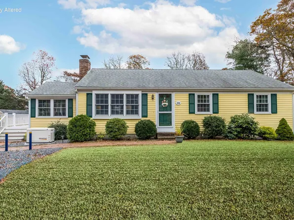 32 Schooner Street, West Yarmouth, MA 02673