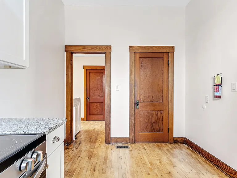 496 Dorsey Ave — Photo 50
