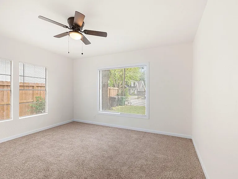 1309 Bragg St — Photo 24