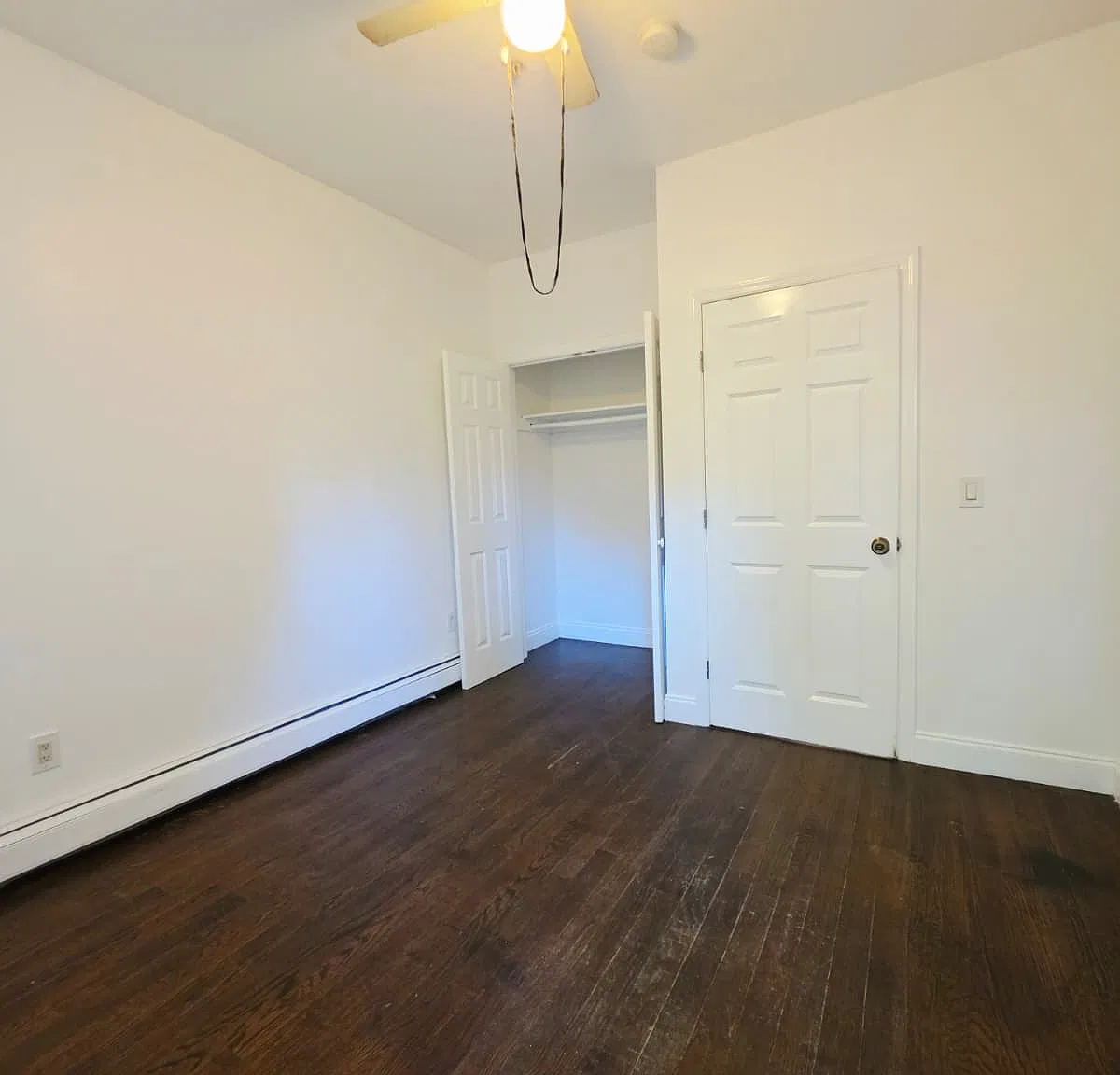 3 bed, 1000 sqft, $2,200 — Photo 2