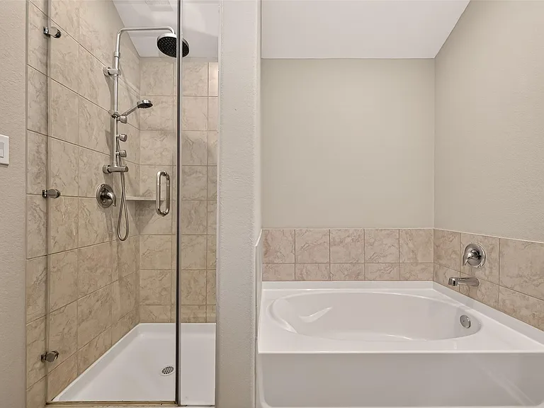 18361 Timbermill Ln — Photo 32