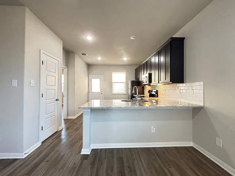 330 Caleb Ct — Photo 7
