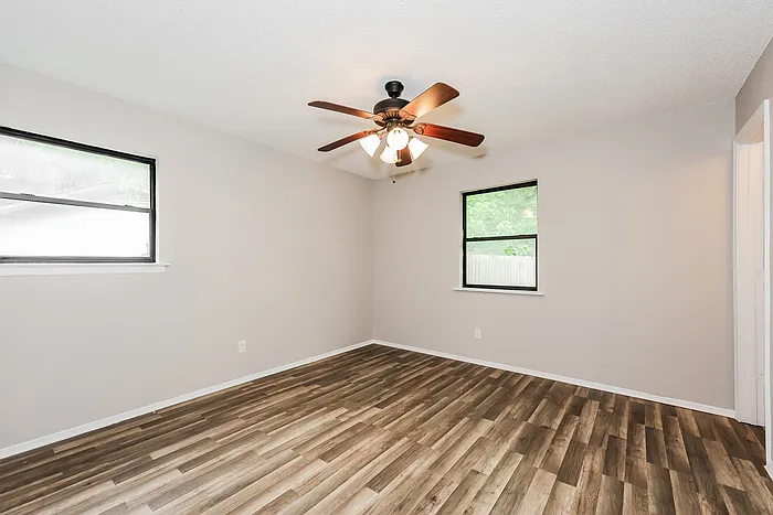 224 NE Michael Dr — Photo 8