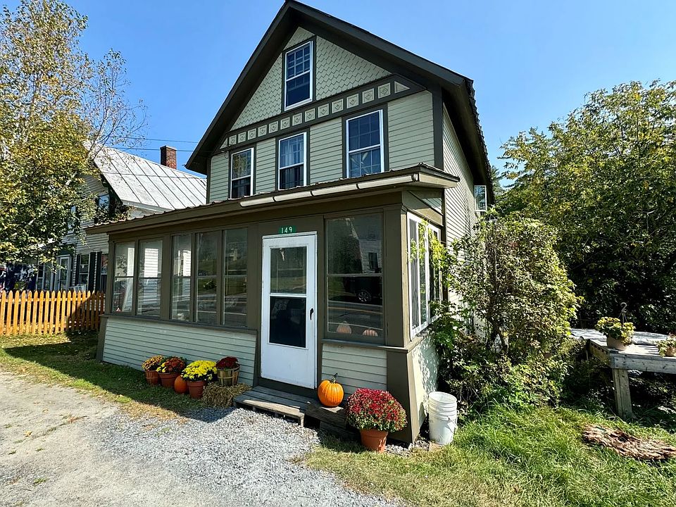 Convenient village location near Interstate highway, supermarket, services, amenities and natural areas.