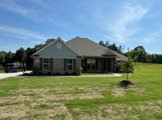 13155 Pebble Ridge Dr, Byhalia, MS 38611