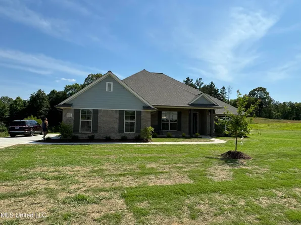 13155 Pebble Ridge Dr, Byhalia, MS 38611