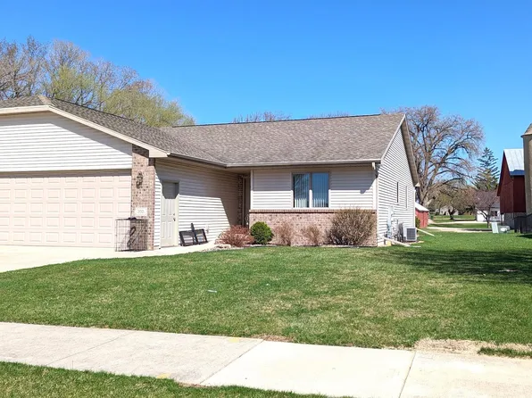 302A La Vesta Ct, Brillion, WI 54110