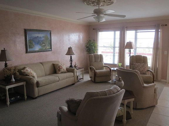 2nd image of 406 Greenbrier Cir
