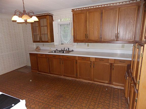 3rd image of 115 Wilson St