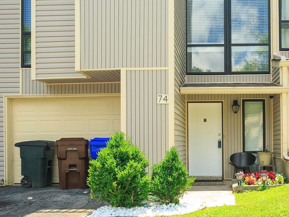 1st image of 74 Valley Forge Dr