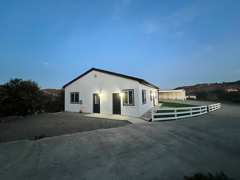 1531 Avohill Dr — Photo 26