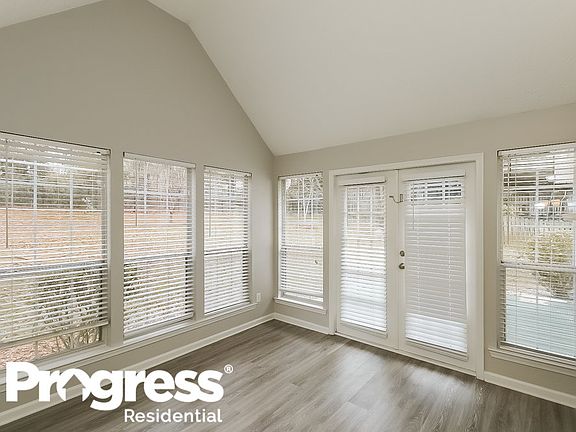 5th image of 810 Sweetwater Way