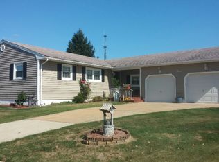 12 Cambridge Dr, Parlin, NJ 08859