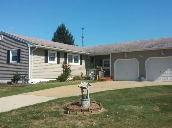 12 Cambridge Dr, Parlin, NJ 08859