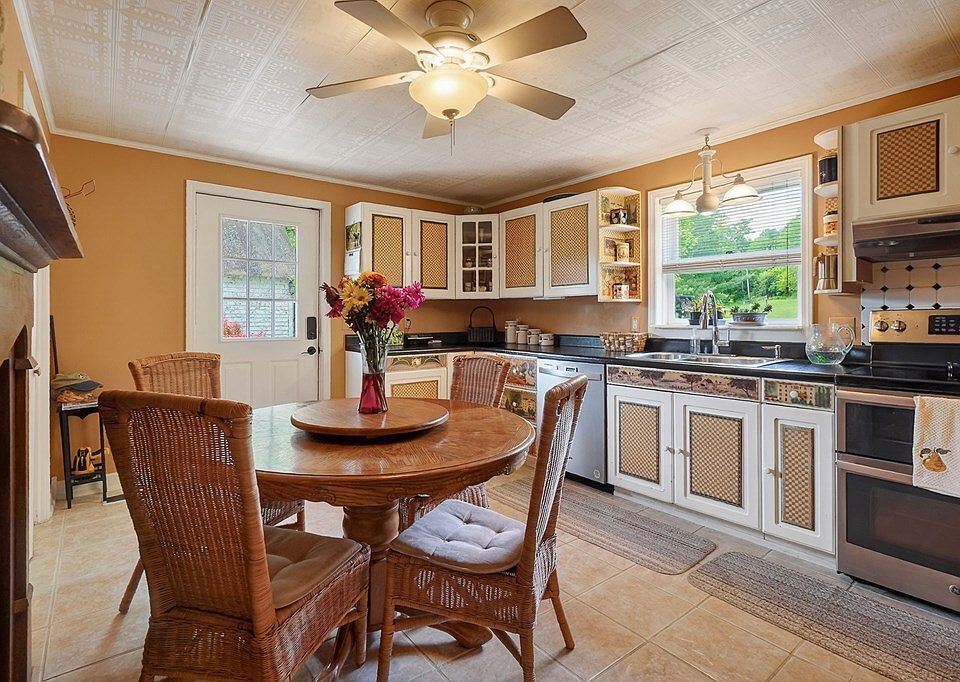 49th image of 181 Tinsley Ln