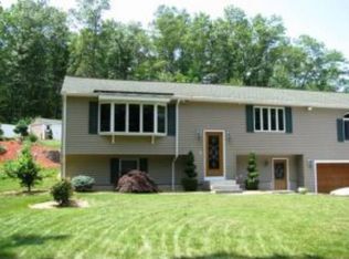 69 Old Derry Rd, Londonderry, NH 03053
