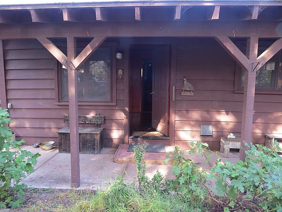 2nd image of 465 Dorothy Ln