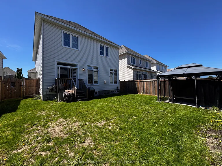1098 Woodhaven Dr — Photo 44