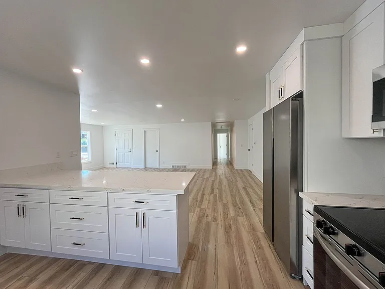 315 NE 148th Ave — Photo 31