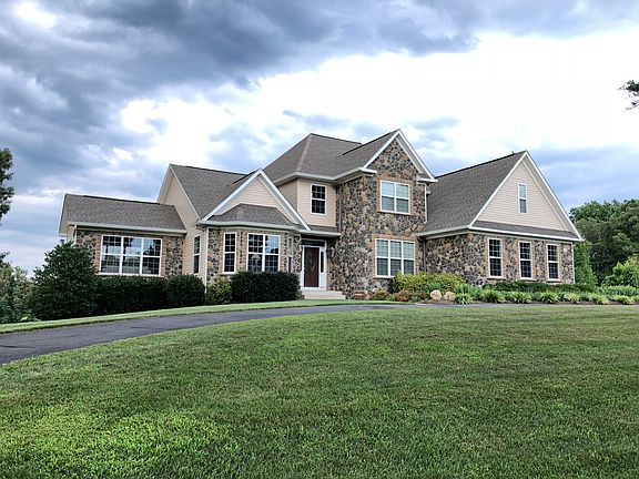2nd image of 32 Turnstone Ct