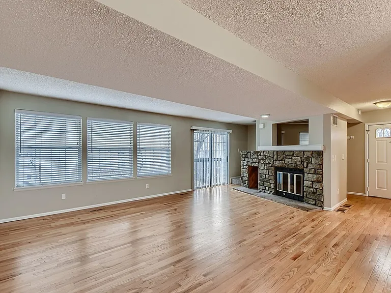 319 W Jamison Cir #17 — Photo 5