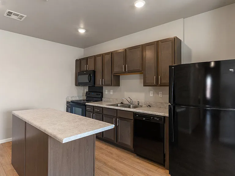 River West Apartments — Photo 45