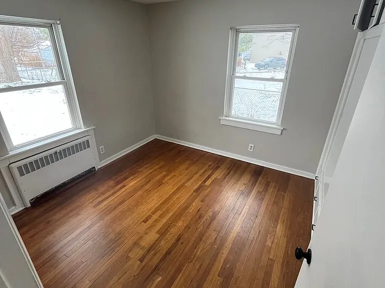 1660 St Joseph Blvd — Photo 16