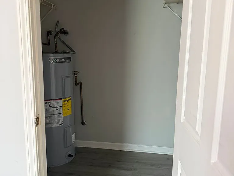 River Valley Apartments — Photo 31