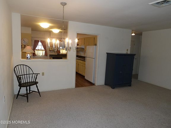 2nd image of 987B Aberdeen Drive