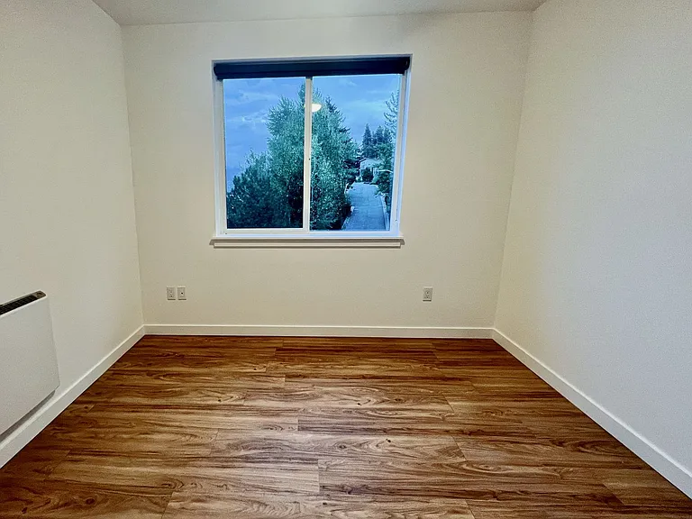 Leeward Apartments — Photo 11