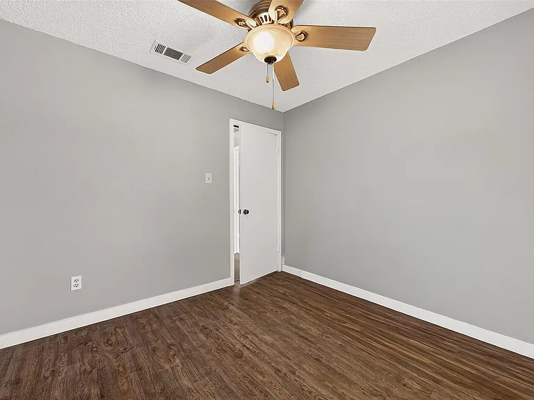 10814 Parkland Woods Dr — Photo 20