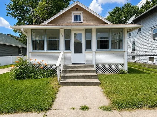 716 S 9th St, Council Bluffs, IA 51501