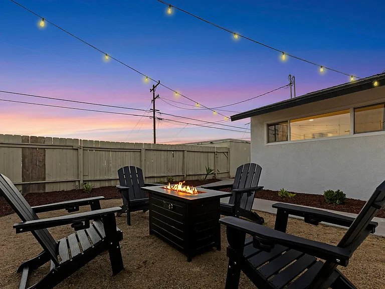 4440 Clairemont Dr — Photo 28