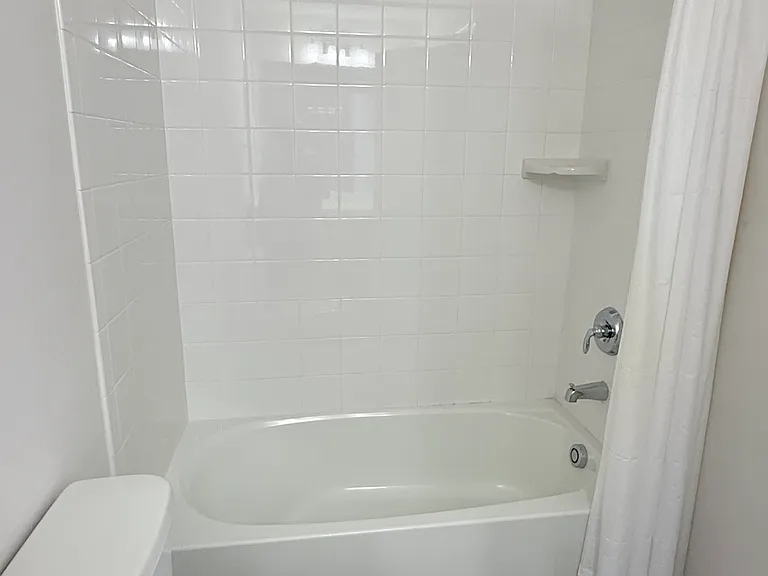 3511 Carnaby St — Photo 30