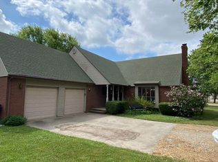 205 Centennial Dr, Altamont, KS 67330
