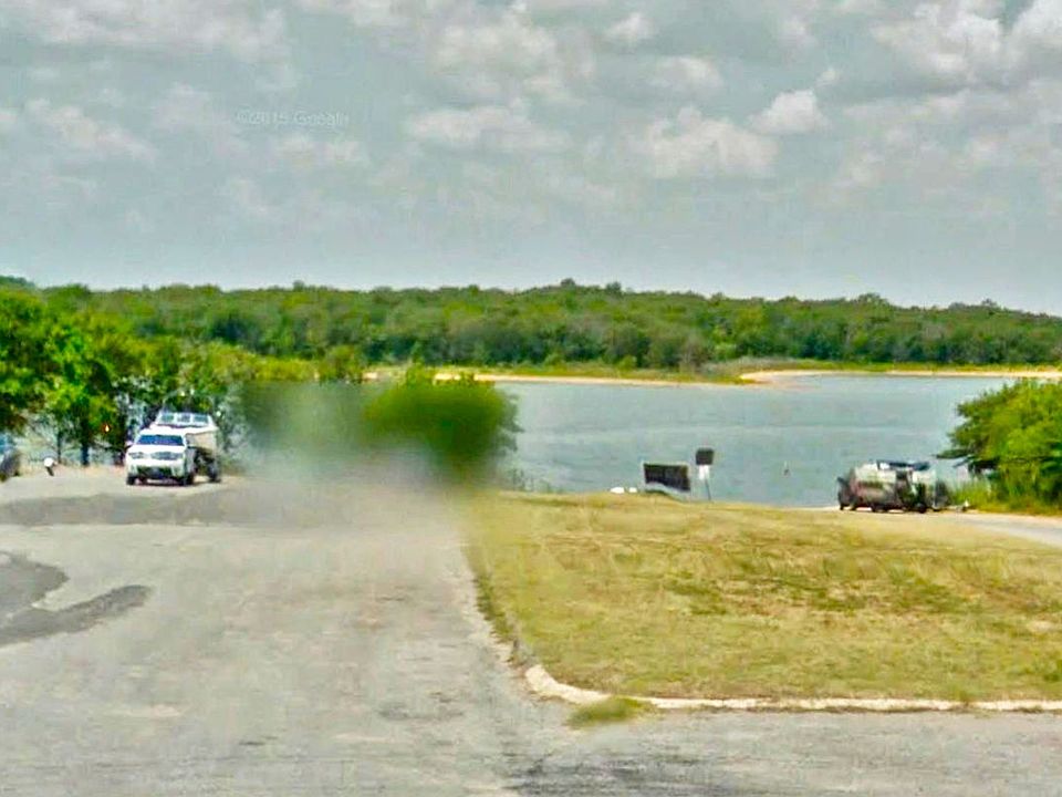 2nd image of 1610 Yucca Rd