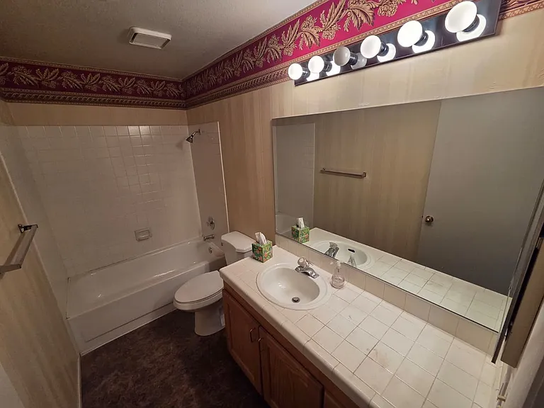 2424 Chatfield Dr — Photo 8