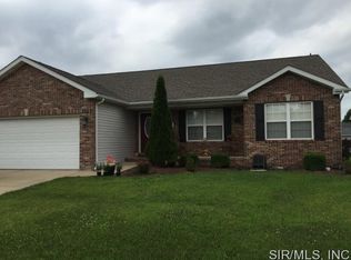 1223 Larkspur Dr, Mascoutah, IL