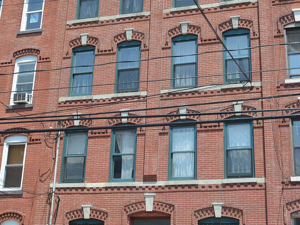 50 Bright St. - Facade