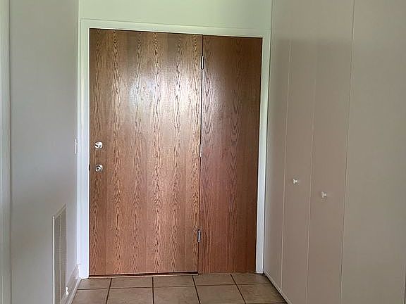 2nd image of 6020 Oakwood Dr APT 5A