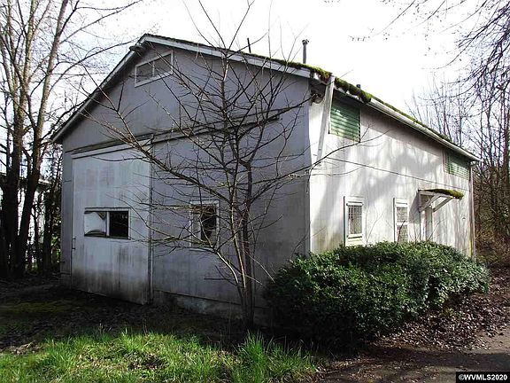 3rd image of 1080 SE Park Ave
