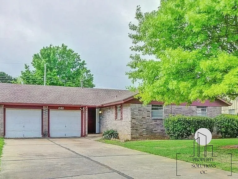 1502 Briar Meadow Rd — Photo 1