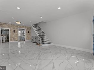 355 Tree St, Philadelphia, PA 19148
