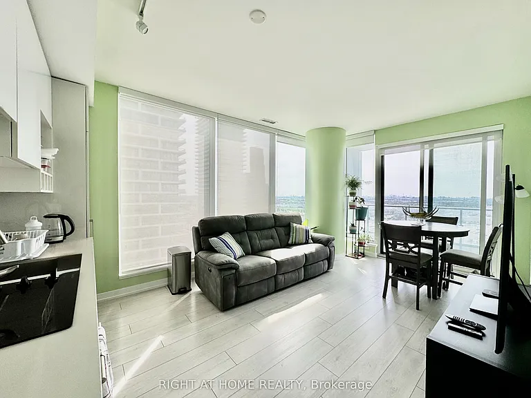 898 Portage Pkwy #1903 — Photo 9