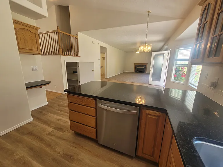3354 N Summerfield Way — Photo 5